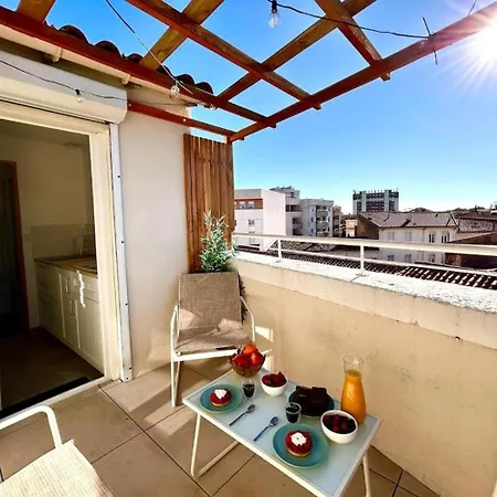 Le Paradis-clim-terrasse Apartment *